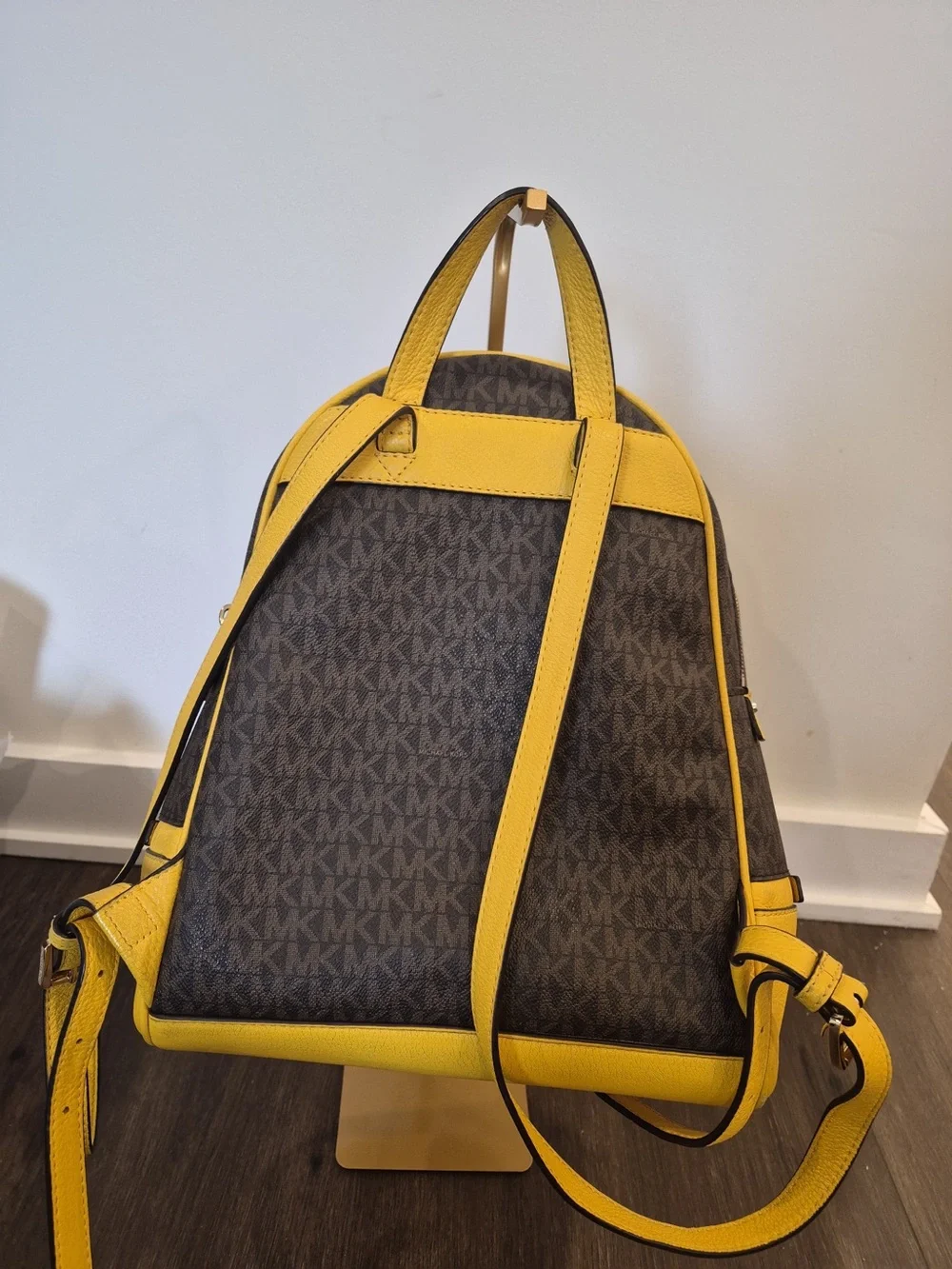 Michael Kors compact mk